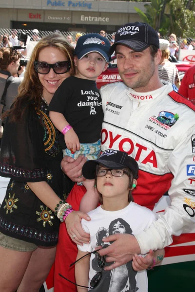 Rachel Marcus Goddard, Daniel Goddard, Sons Sebastian & Ford — Stock Photo, Image