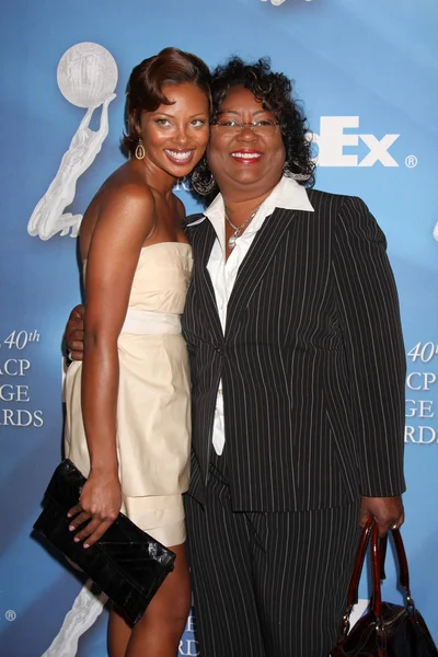 Eva Marcille e sua madre — Foto Stock