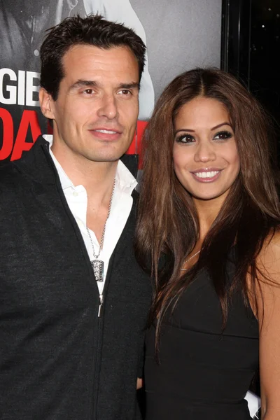 Antonio Sabato Jr and Guest — Stock Photo, Image