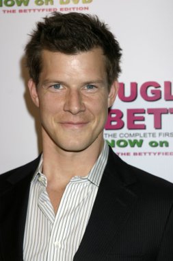 Eric Mabius