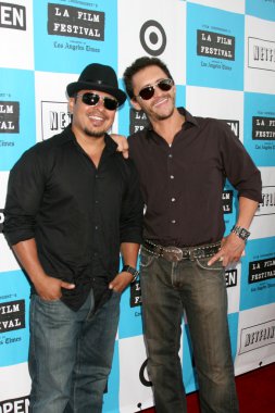 Jacob Vargas ve Clifton Collins Jr. bir