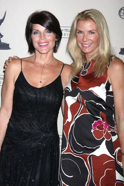 Lesli Kay and Katherine Kelly Lang — Stock Photo, Image