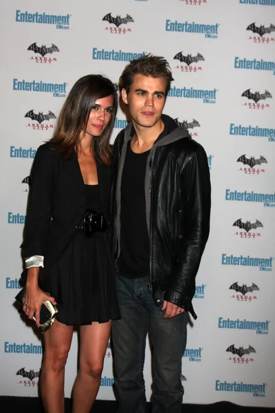 Torrey Devitto, Paul Wesley — Zdjęcie stockowe