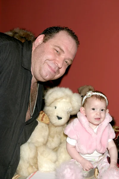 Louis Lombardi et sa fille Ava — Photo