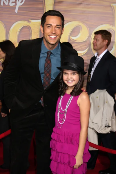 Zachary Levi, Bailee Madison — Stock Photo, Image