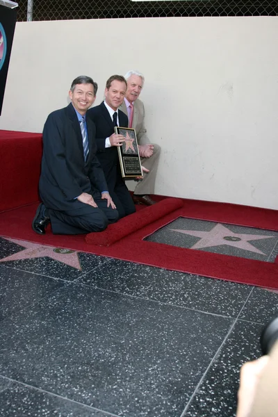 Leron Gubler y Kiefer Sutherland y Donald Sutherland —  Fotos de Stock