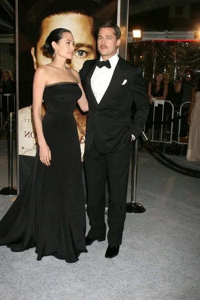 Angelina Jolie & Brad Pitt — Photo