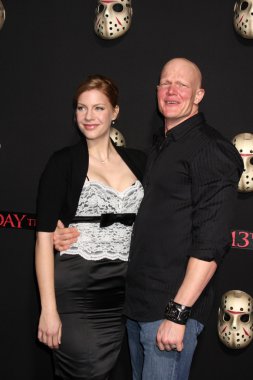 Derek Mears ve konuk