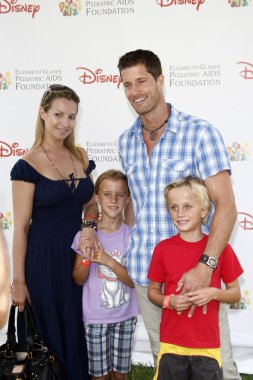 Kaburga Hillis ve Familly