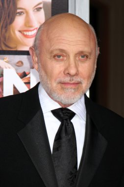 Hector Elizondo
