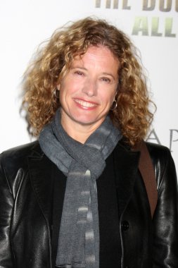Nancy travis