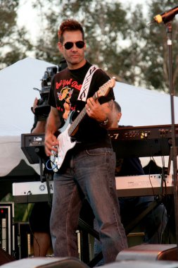 Adrian Pasdar
