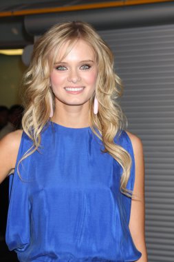 Sara Paxton
