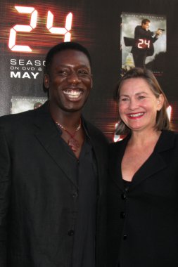 Hakeem Kae-Kazım ve kiraz Jones