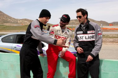 Zachary levi, keanu reeves & adrien brody tartışmak yarış