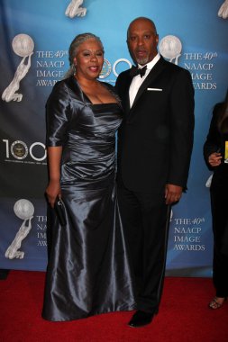 James pickens jr, karısı