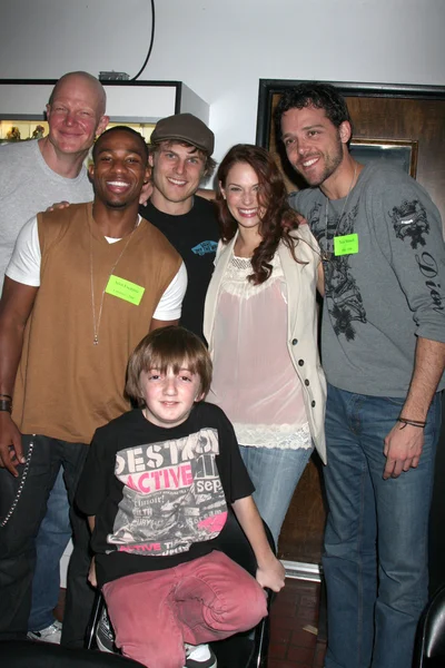 Derek Mears, Arlen Escarpeta, Tavis Van Winkle, Caleb Guss, Aman — Stockfoto