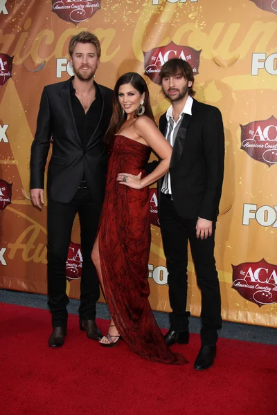 Charles kelley, hilary scott, dave haywood Lady antebellum — Stockfoto