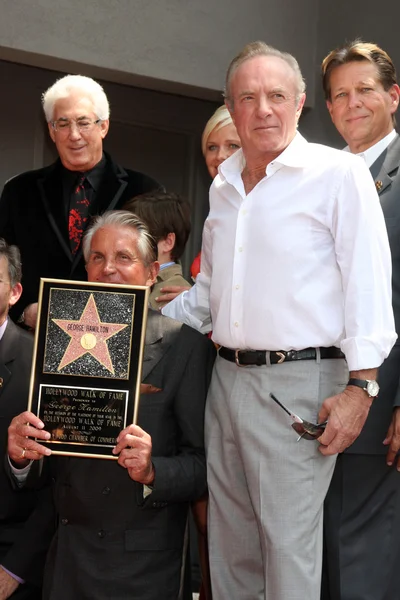 George Hamilton y James Caan —  Fotos de Stock