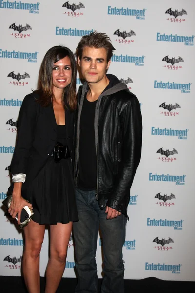 Torrey Devitto, Paul Wesley — Zdjęcie stockowe