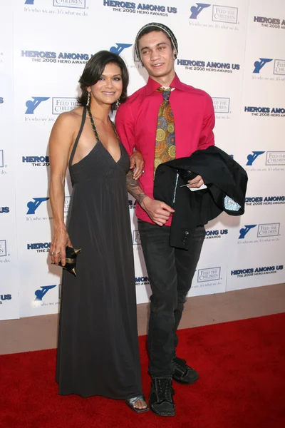 Nia Peeples, Son Christopher Hewett — Stock Photo, Image