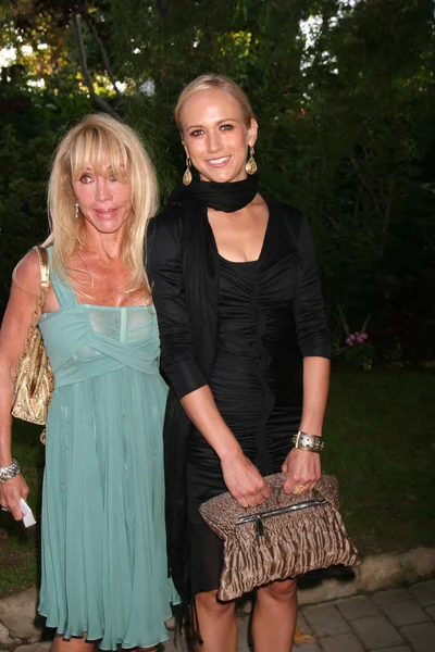 Cindy Landon & Daughter Jennifer Landon — Stock Photo, Image