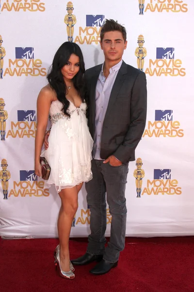 Vanessa Hudgens e Zac Efron — Foto Stock