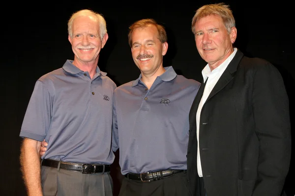 Captain Chesley "Sully" Sullenberger, Jeff Skiles, & Harrison Ford — Stock Photo, Image