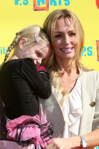 Taylor armstrong, dochter kennedy — Stockfoto