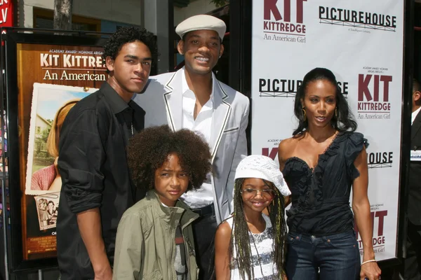 Jaden, Trey, Willow, Will e Jada Smith — Fotografia de Stock