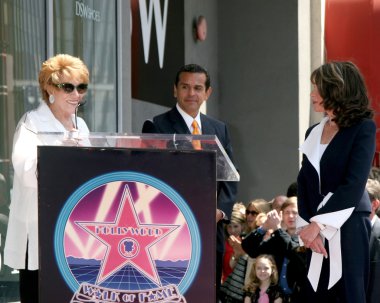 Jeanne Cooper ve Kate Linder