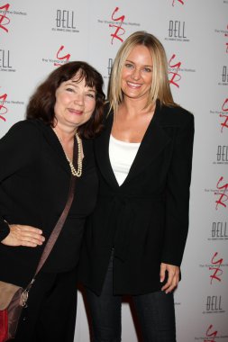 Karen Hensel ve Sharon Case