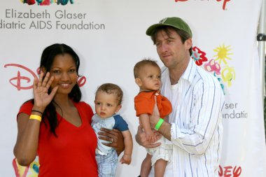 Garcelle beauvais-ı, koca mike ı ve ikiz jax joseph ı ve jaid thomas ı