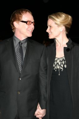 Danny Elfman ve Bridget Fonda