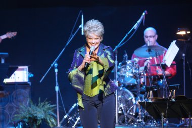 Gloria Loring