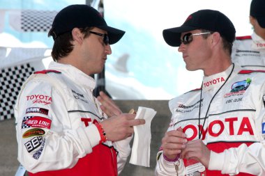 Ken Baker ve Eric Close