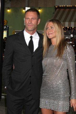 Aaron Eckhart ve Jennifer Aniston
