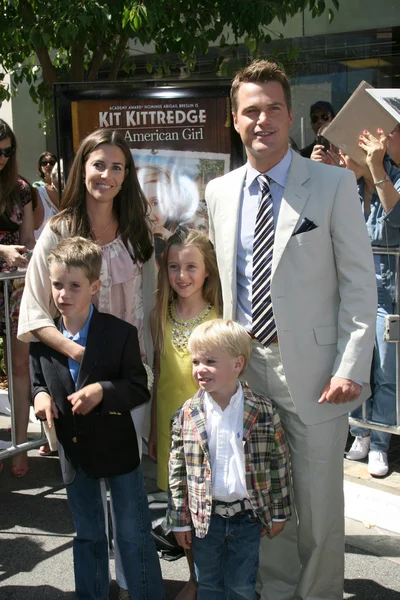 Chris O 'Donnell e sua família — Fotografia de Stock