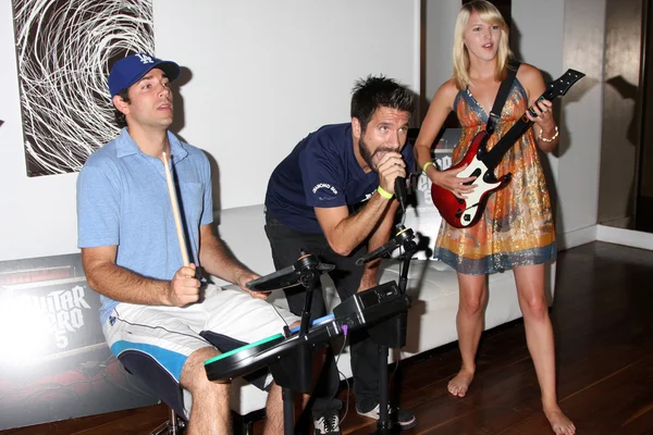 Zach Levi, Joshua Gomez, Ashley Campbell — Stock Photo, Image