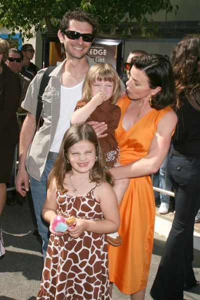 Debi Mazar & familie — Stockfoto