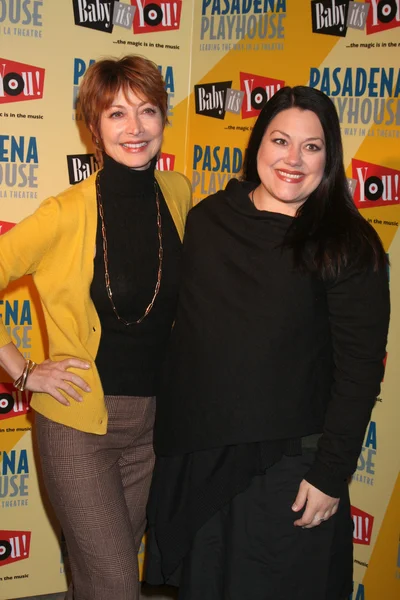 Sharon Lawrence & Brooke Elliott — Foto de Stock