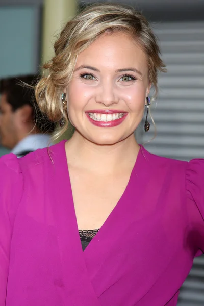 Leah Pipes — Stockfoto