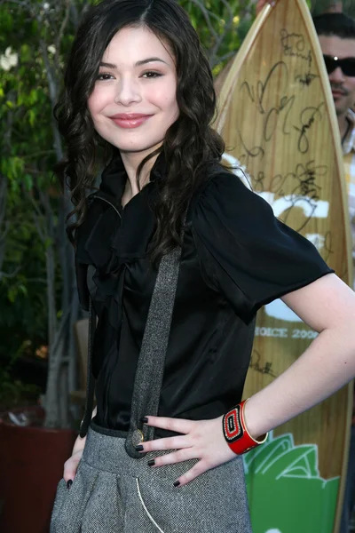 Miranda Cosgrove Leighton Meester — Stok fotoğraf