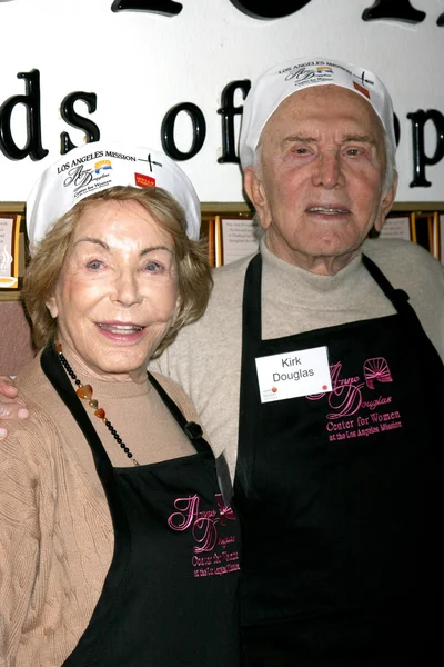 Kirk Douglas & Anne Douglas — Stok Foto