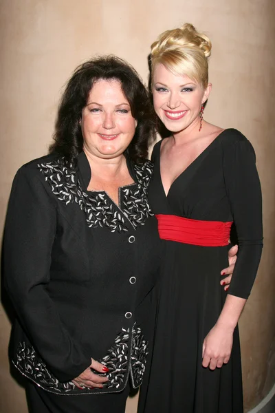 Adrienne Frantz, Her mom Vicky — Stock Photo, Image