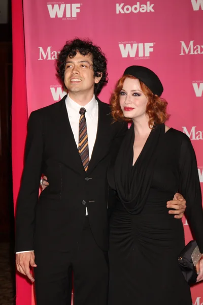 Christina Hendricks y prometido — Foto de Stock