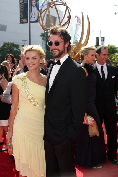 Sara brunnen, noah wyle — Stockfoto