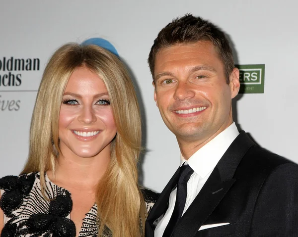 Julianne Hough, Ryan Seacrest — Zdjęcie stockowe