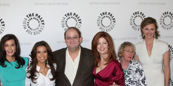 Teri Hatcher, Eva Longoria, Marc Cherry, Dana Delany, Kathyn Joo — Stock Photo, Image