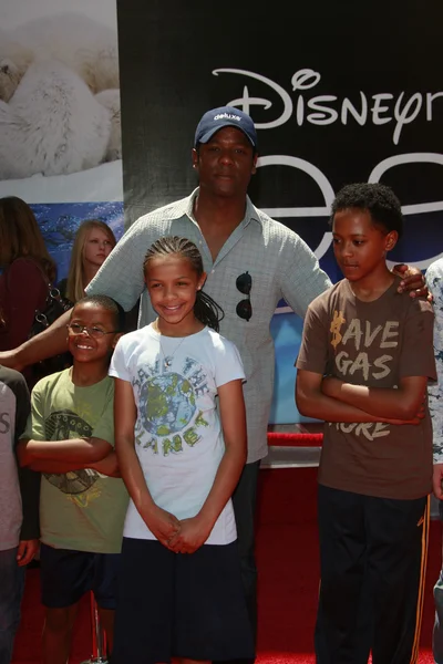 Blair underwood, hans dotter och hans söner — Stockfoto